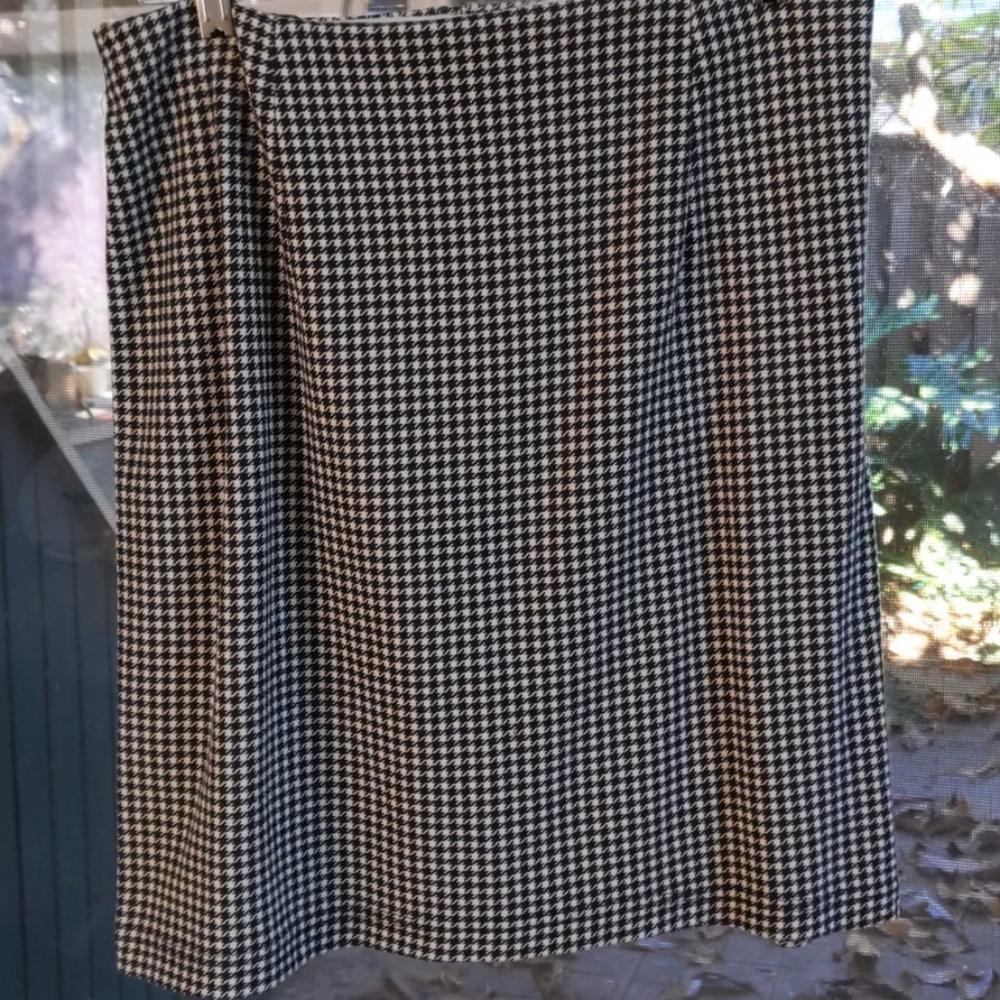 Express plaid skirt with elastic waist